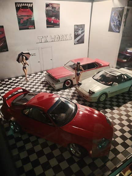 1:24 koottavia autoja