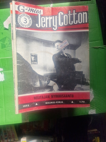 Jerry Cotton -lehtiä nippu