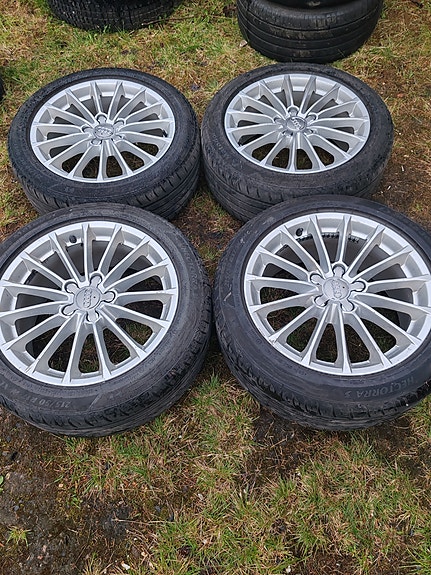 Audi 17" alumiinivanteet kesärenkailla