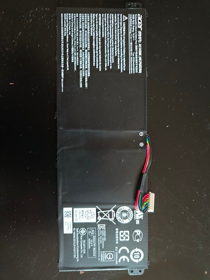 Acer kannettavan akku AC14B8K - Toimivuus ei varmistettu