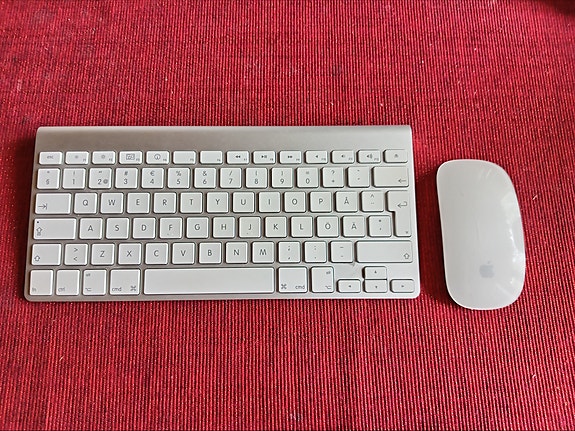 Apple langaton hiiri ja näppäimistö