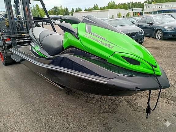 Ostetaan Kawasaki ultra 300x osia / moottoreita