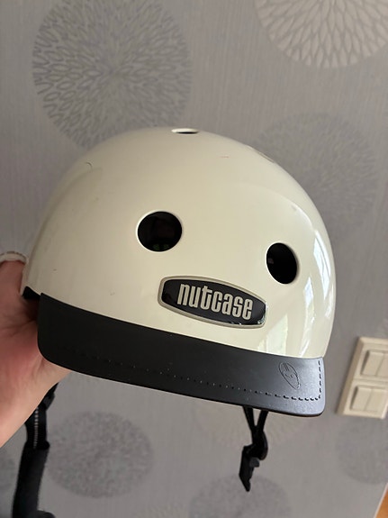 Aikuisten Nutcase pyöräilykypärä