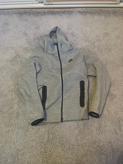 Nike tech fleece XS