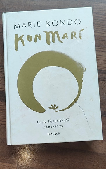 Myydään Marie Kondon Konmari -kirja.