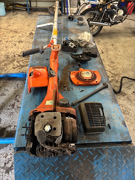 Husqvarna 343F raivaussaha varaosiksi