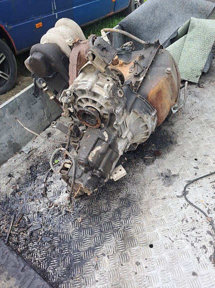 Volkswagen moottori / vaihteisto varaosiksi