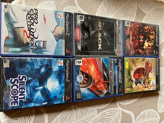 6 kpl Play Station dvd:tä