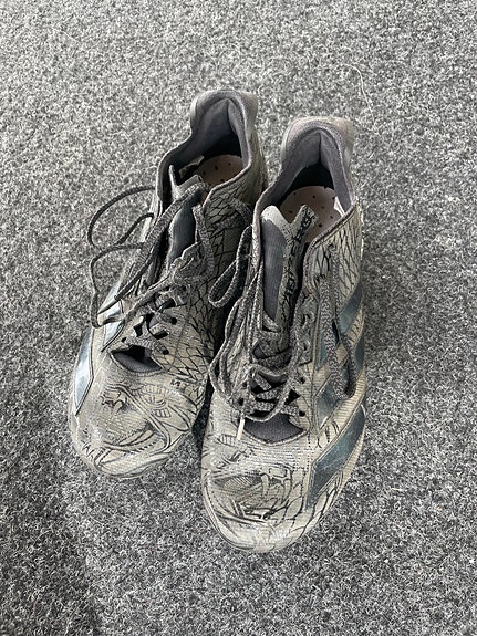 Jenkkifutis Adidas Adizero Electric II nappikset