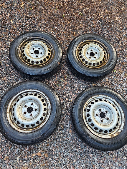 Vw tranporter t5 kesärenkaat peltivanteilla