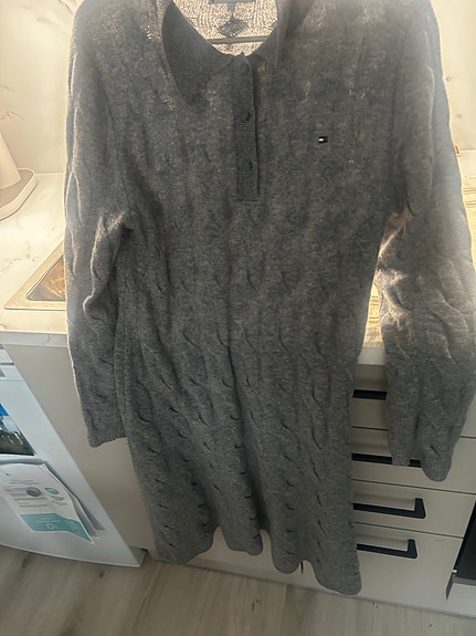 Käyttämätön Tommy Hilfiger, kokoa S