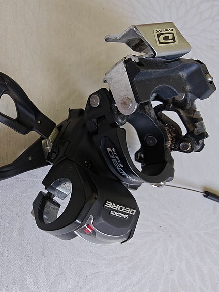 Shimano Deore etuvaihtaja ja vaihdevipu