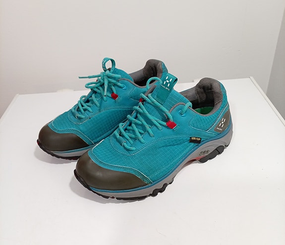 Tukevat Haglöfs Observe Q Gore-Tex kengät ja lämpömuokattavat pohjalliset