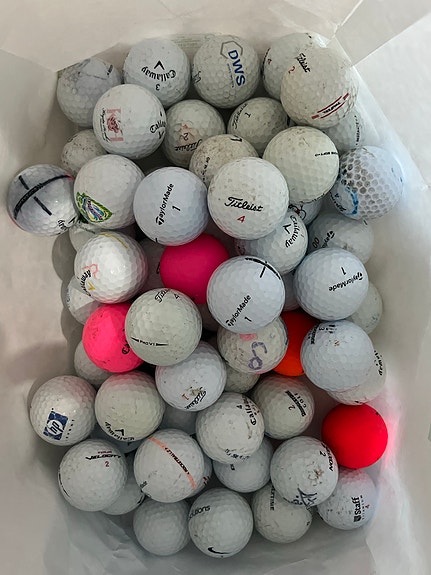 56kpl Sekalaisia golf palloja