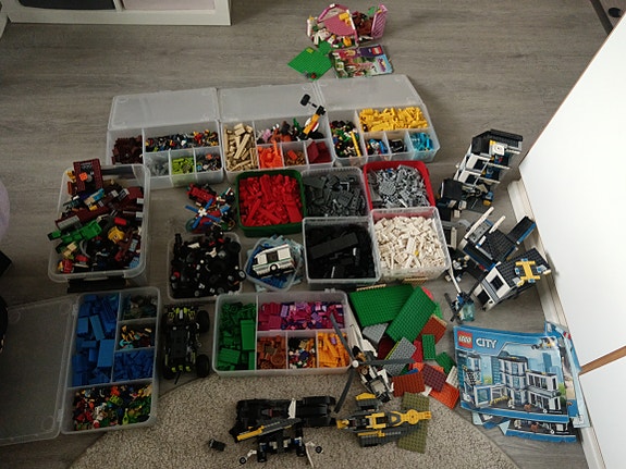 Legoja PALJON