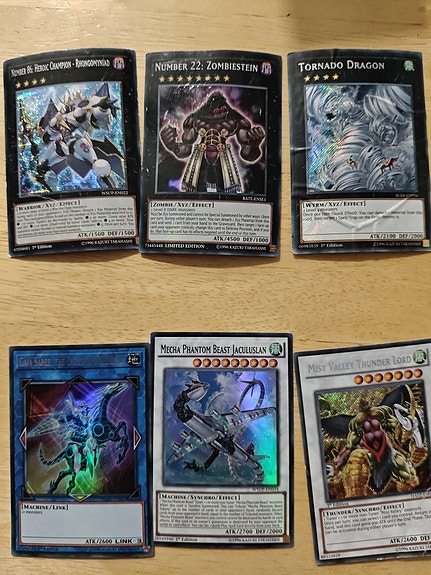Yu-Gi-Oh! korttipaketti