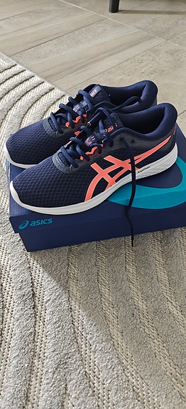 Asics lenkkikengät