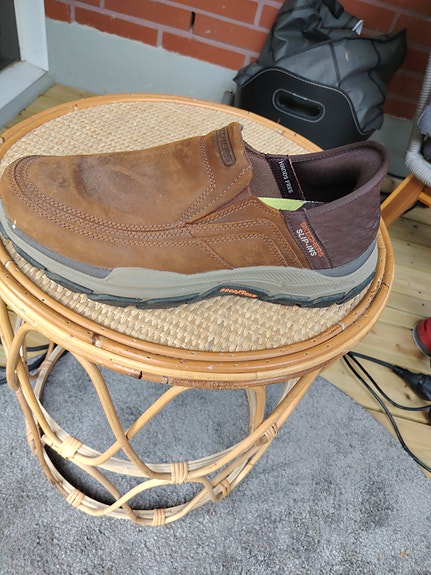 SKECHERS SLIP INS leveä lesti