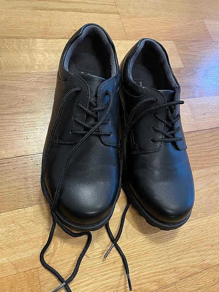 Poikien juhlakengät 35