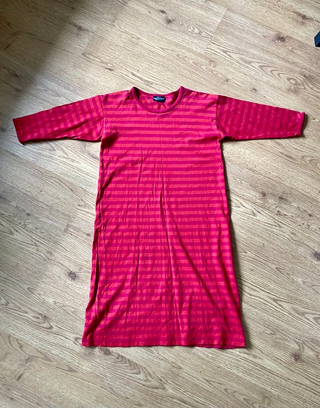 Marimekko tasaraita pitkä yöpaita 110