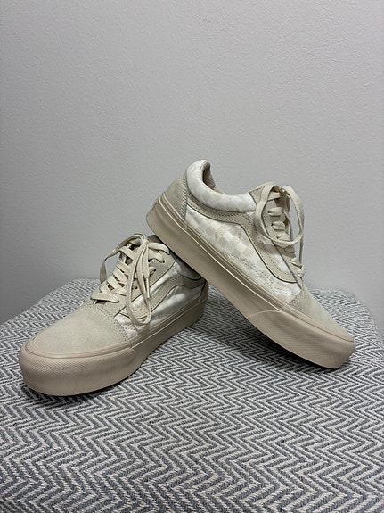 38 Vans