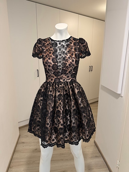 AXA lace cocktail dress S/36 | black nude princess mekko