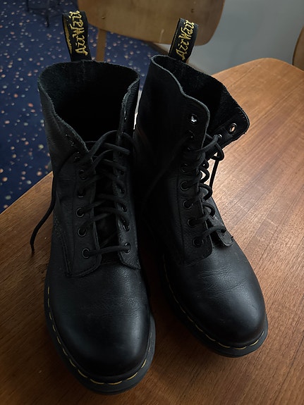 Dr. Martens Pascal maiharit (koko 40)