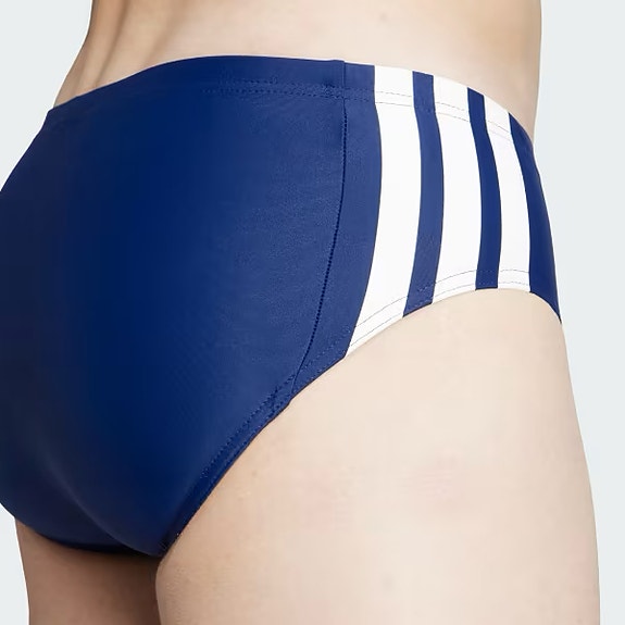 O: Adidas miesten uikkarit