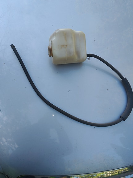 Corolla ke70 paisuntasäiliö