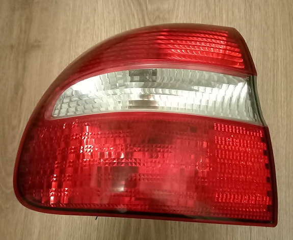 Volvo V40 takavalo vasen