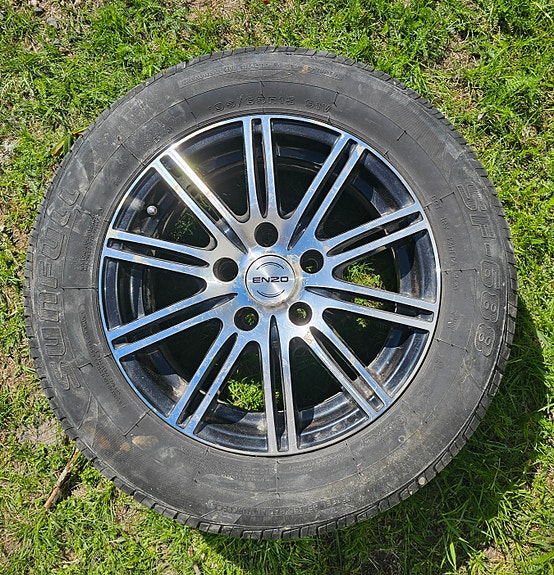Enzo 15" Vanteet A-mersusta Pulttijako: 5x112  ja gummit