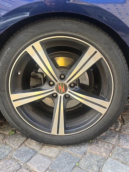 Audi a4 v 2019 renkaat + vanteet