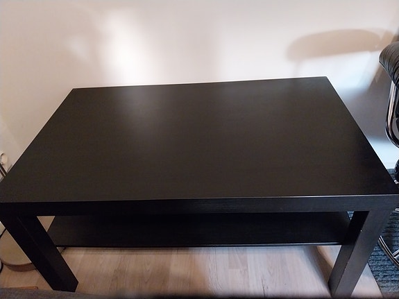 Ikea musta pöytä