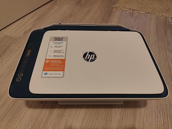 HP DeskJet 2700e -sarjan tulostin ja skanneri