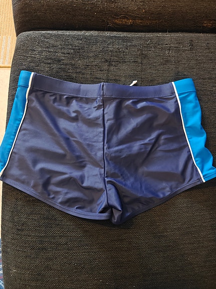 Finnwear Rico -merkkiset siniset miesten uimahousut.