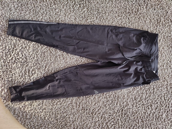 Adidas juoksuhousut