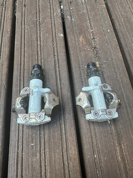 Shimano PD-M520 white polkimet
