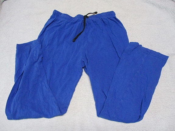 Siniset legginsit 150