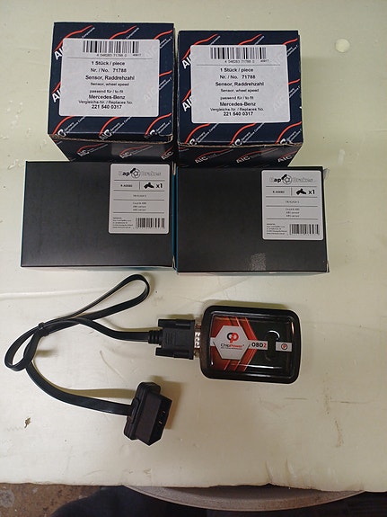 Mercedes-Benz abs -sensorit ja tehoboksi / OBD-lukija