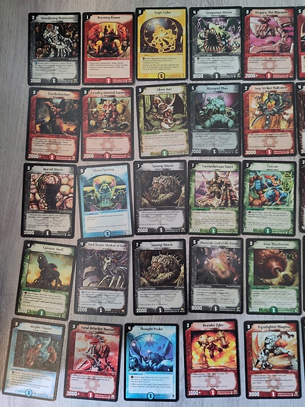 Duel Masters kortteja noin 80g