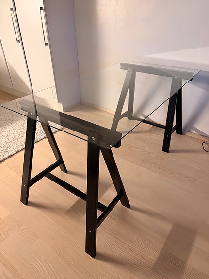 Lasinen työpöytä