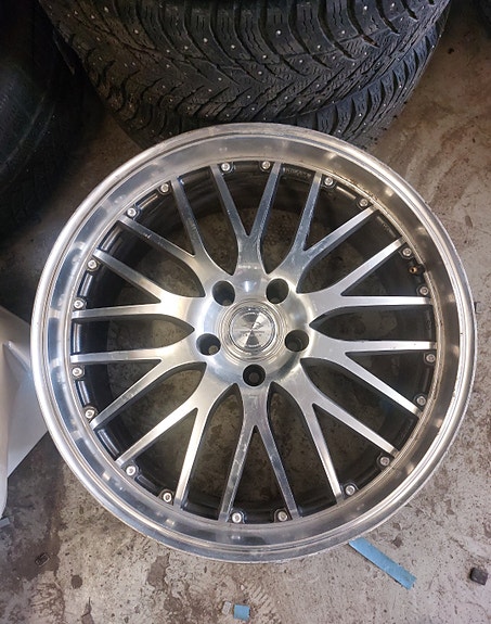 20" League vanteet