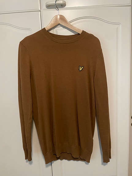 Lyle scott neule