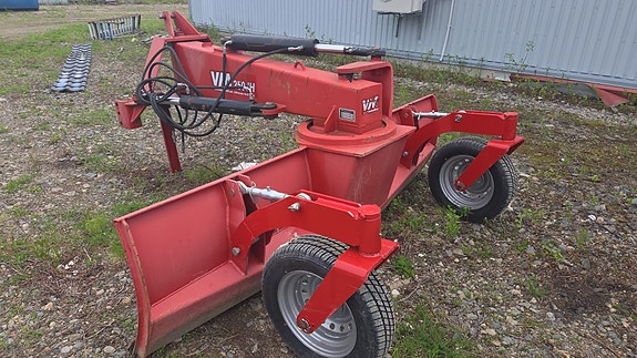 Traktorin hydraulinen perälevy