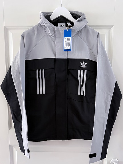 Uusi Adidas Originals -takki, koko S/M