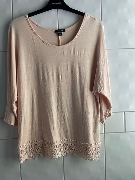 Amisu vaalea beige trikoopaita