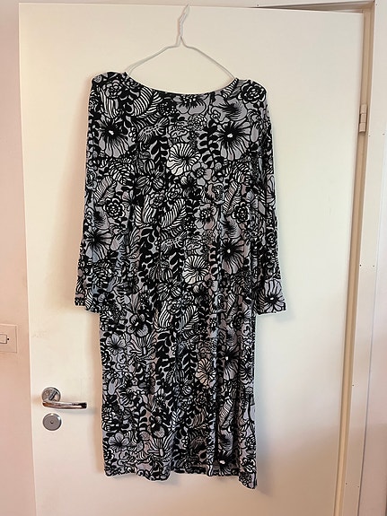 Marimekko mekko XL mustavalkoinen kuviollinen