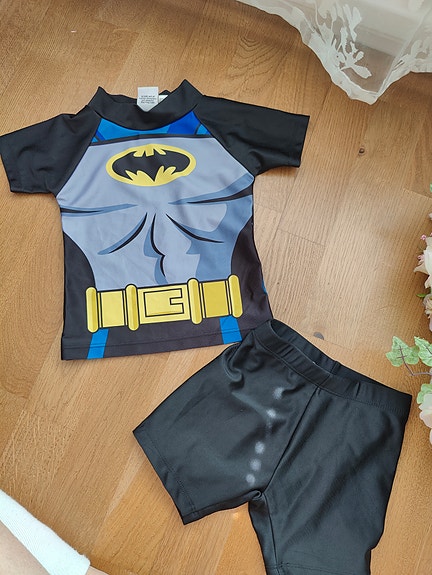 Batman uima-asu / UV-asu pojille koko 74/80