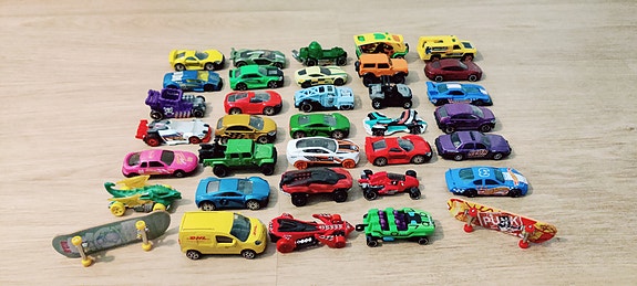Hot Wheels pienoismalli-autot setti