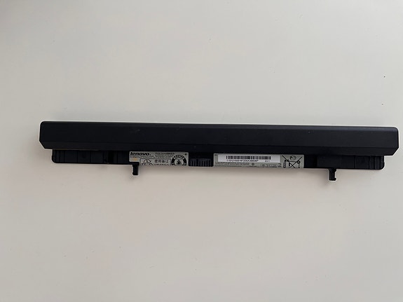 Lenovo akku vähän käytetty